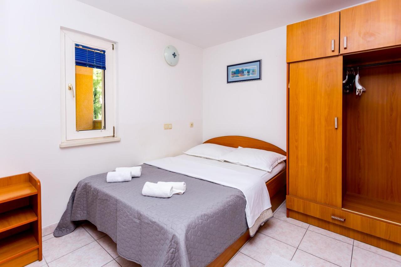 Aga Beach Suites Omis Bagian luar foto