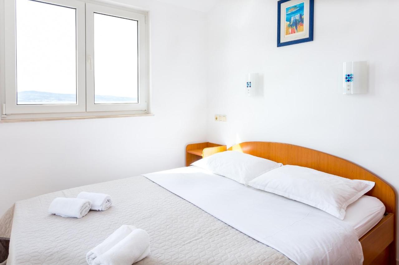 Aga Beach Suites Omis Bagian luar foto